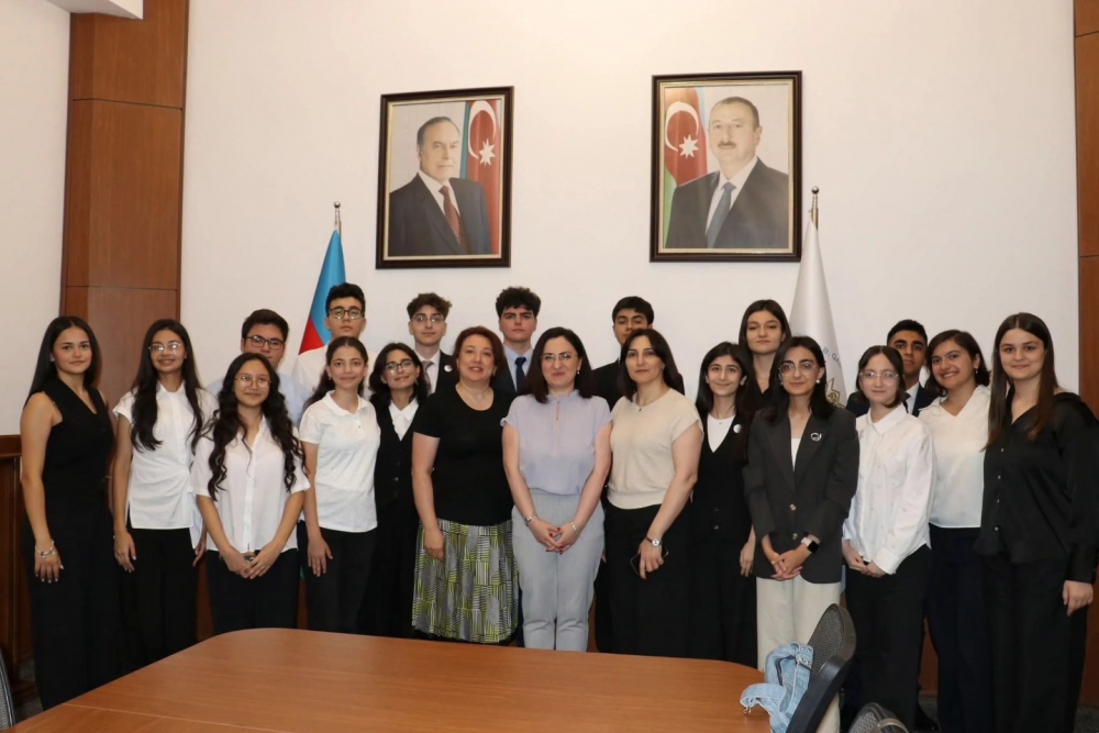 “Uşaqlara dair Strategiyanın Fəaliyyət Planı” layihəsi uşaq səfirlərlə müzakirə edilib