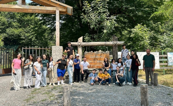 Uşaq Səfirlər Məclisinin İsmayıllı rayonu üzrə nümayəndələri Ruhəngiz Qasımova və Nazlı Mirzəliyevanın təşəbbüsü