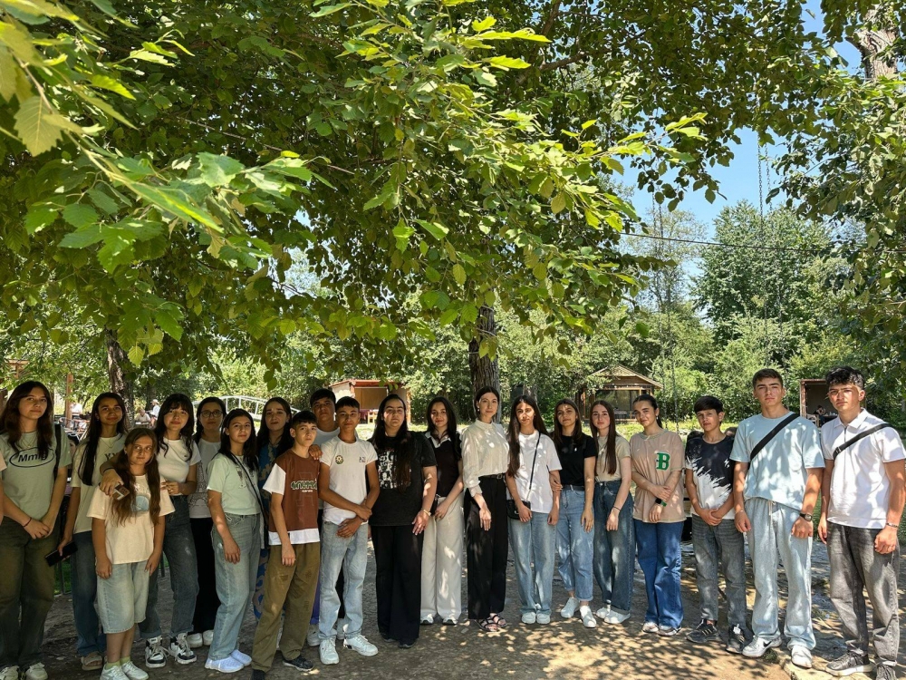 Uşaq Səfirlər Məclisinin Qusar rayonu üzrə nümayəndələri Şənay Rüstəm və Rasim Dəmirovun təşəbbüsü