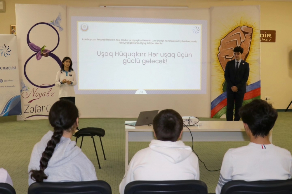 3 noyabr 2025-ci il tarixində Uşaq Səfirlər Məclisinin üzvlərinin “Düşüncədən qələbəyə” debat layihəsi çərçivəsində uşaq müəssisələrində ilk görüşü 1 nömrəli uşaq evində baş tutub.