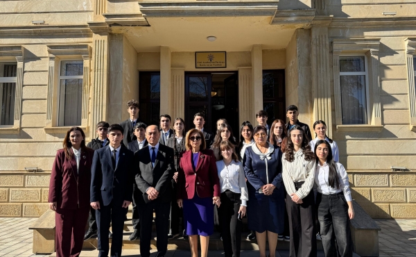 Ailə, Qadın və Uşaq Problemləri üzrə Dövlət Komitəsinin sədri Bahar Muradova Uşaq Səfirlər Məclisinin Bərdə rayonu üzrə nümayəndə və fəalları ilə görüşüb.