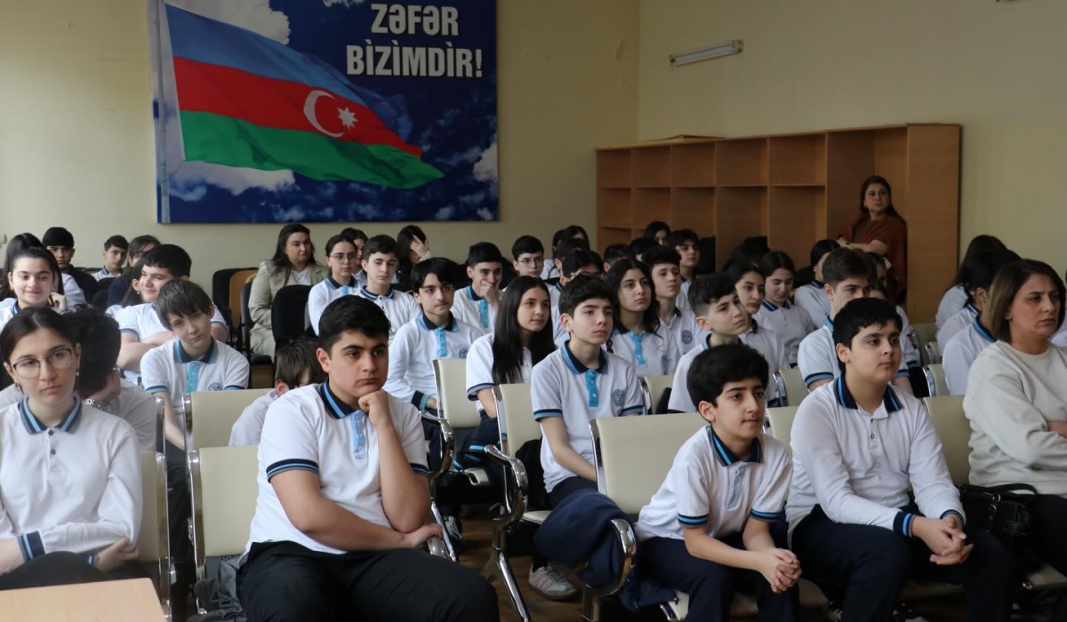 10 mart 2026-cı il tarixində Uşaq Səfirlər Məclisinin üzvləri tərəfindən “Ankara Məktəbi” məktəb-liseyində şagirdlər üçün maarifləndirici tədbir təşkil olunub.