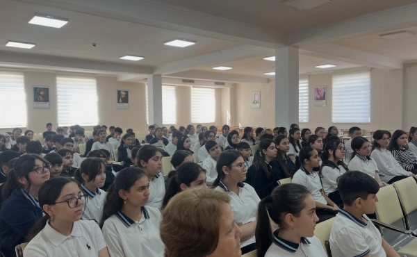 16 mart 2026-cı il tarixində Uşaq Səfirlər Məclisinin üzvləri tərəfindən 263 nömrəli tam orta məktəbin şagirdlər üçün maarifləndirici tədbir təşkil olunub.