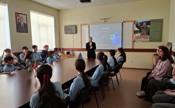 17 mart 2026-cı il tarixində Uşaq Səfirlər Məclisinin üzvləri tərəfindən 164 nömrəli tam orta məktəbin şagirdlər üçün maarifləndirici tədbir təşkil olunub.