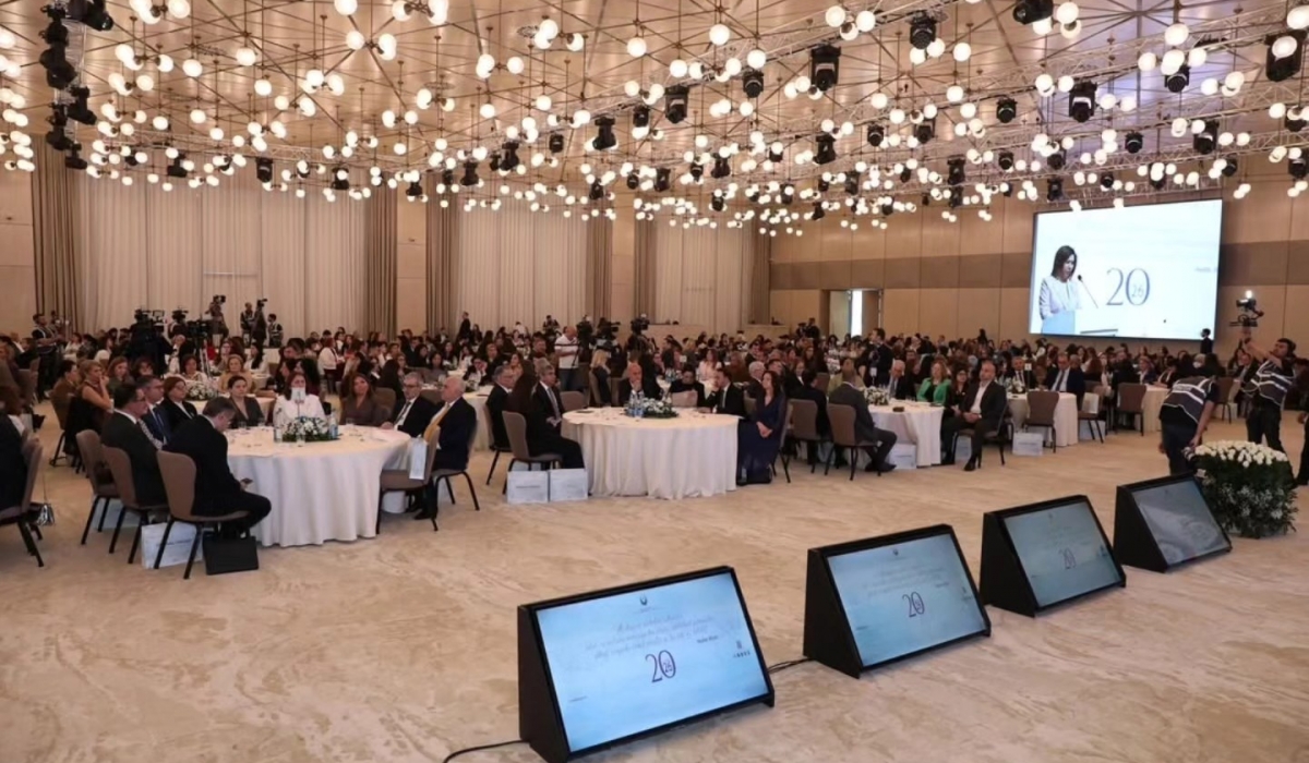 30 aprel 2026-cı il tarixində Ailə, Qadın və Uşaq Problemləri üzrə Dövlət Komitəsinin təşkilatçılığı ilə Gülüstan sarayında "Dayanıqlı inkişaf: ailə, qadın və uşaq siyasəti” mövzusunda konfransın açılış mərasimi keçirilib.