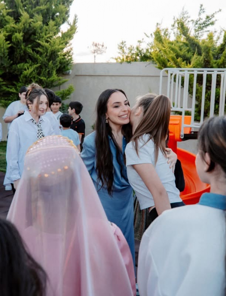 Leyla Əliyeva və Alona Əliyeva “Tut Əlimdən” Uşaqlar üçün Sosial Reabilitasiya Mərkəzini ziyarət ediblər.