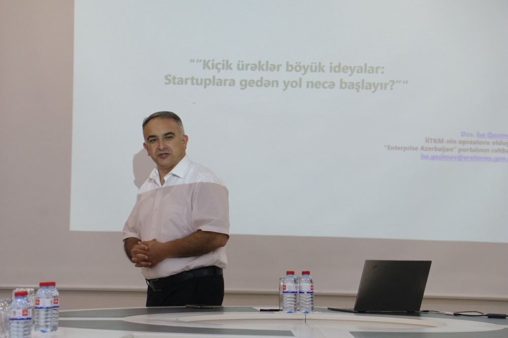 “Kiçik ürəklər, böyük ideyalar: Startuplara gedən yol necə başlayır?” mövzusunda təlim keçirilib