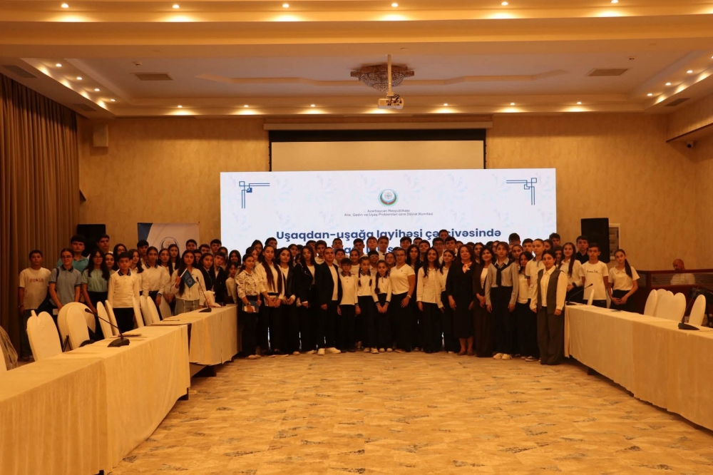 Gəncə şəhərində “İnternetdən düzgün istifadə edək” mövzusunda maarifləndirici tədbir keçirilib