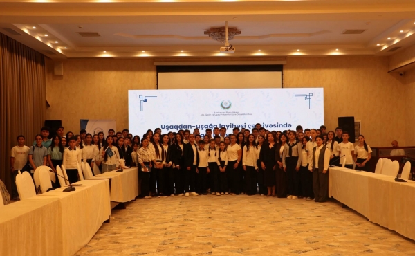Gəncə şəhərində “İnternetdən düzgün istifadə edək” mövzusunda maarifləndirici tədbir keçirilib